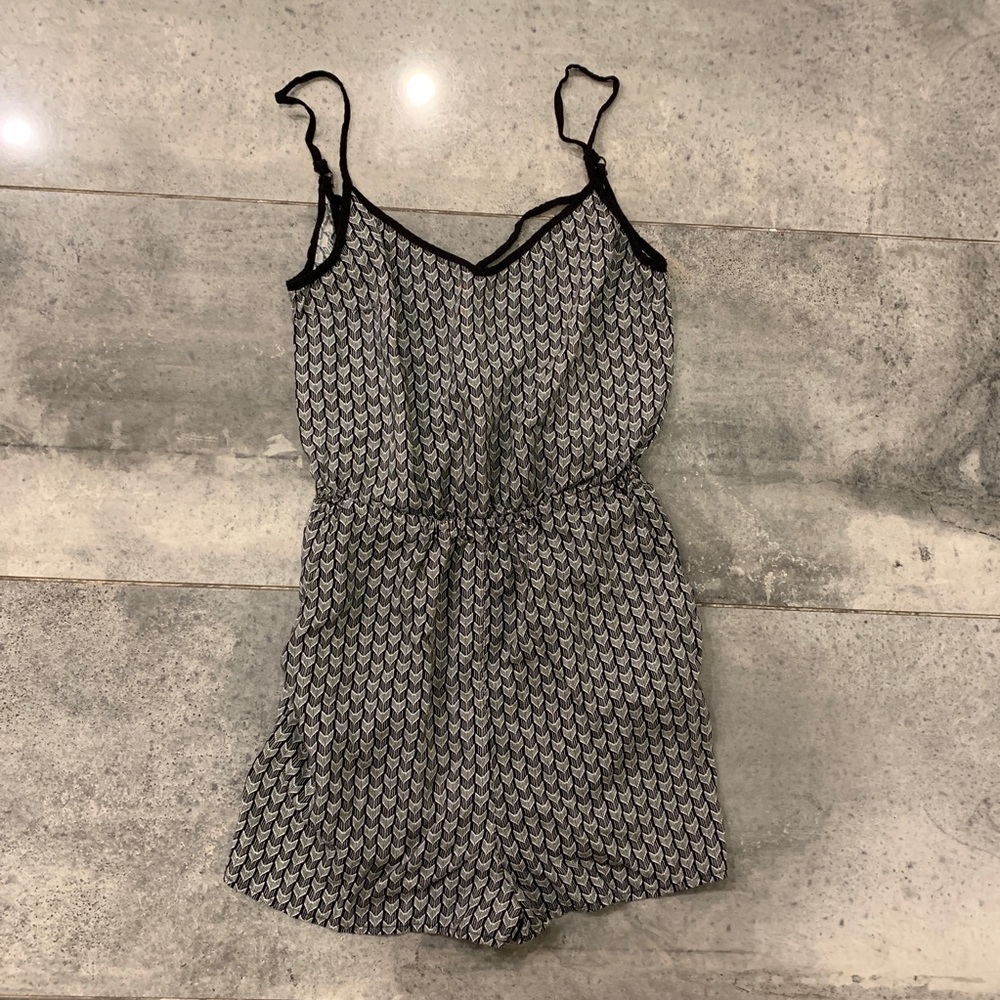 Black/white geometric romper